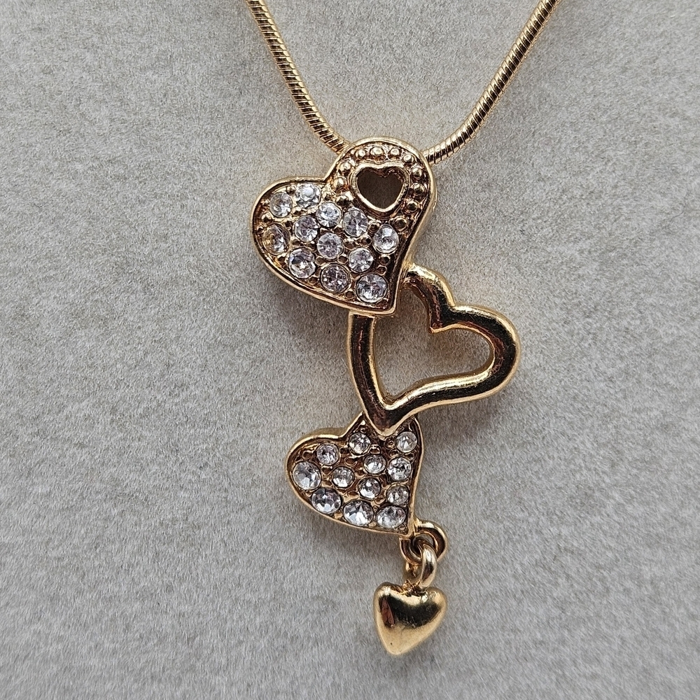 VINTAGE Avon Triple Heart Gold Tone Rhinestone Pendant Dainty Necklace